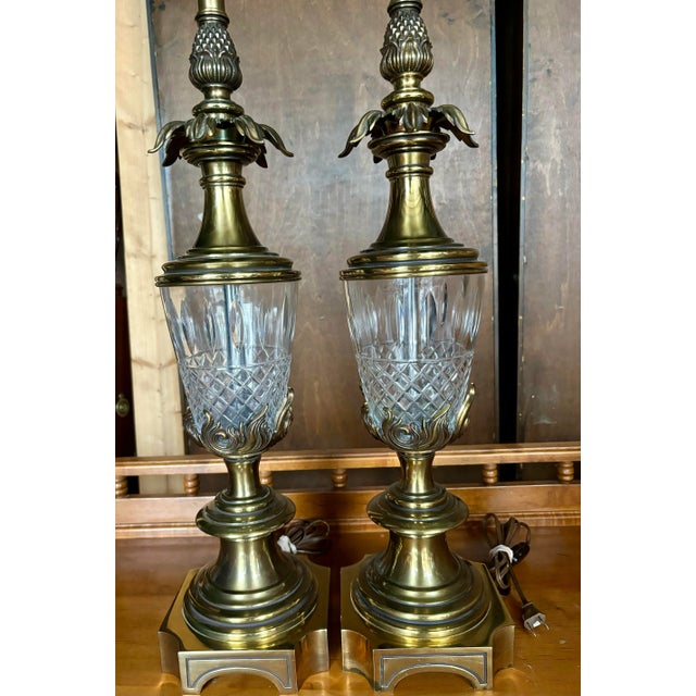 Pair of Vintage Stiffel Brass & Cut Crystal Pineapple Hollywood Regency Table Lamps For Sale In Louisville - Image 6 of 12