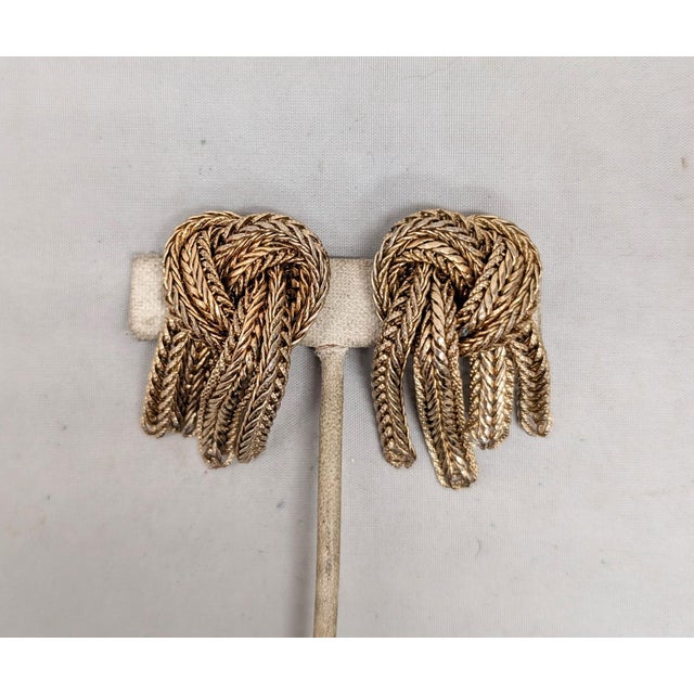 1950s Vintage 1950s Signed Monet Goldtone Knot Fringe Clip Earrings For Sale - Image 5 of 8