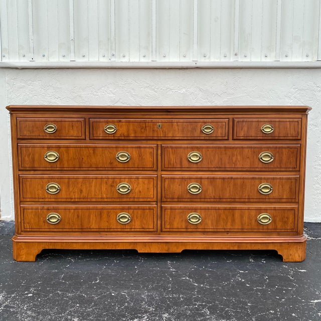 Vintage Drexel Yorkshire Collection American Dresser with 7 Drawers