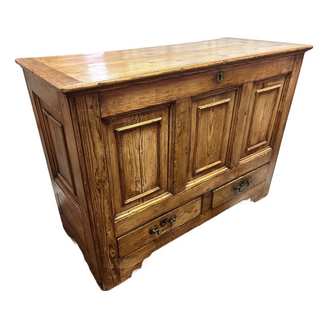 English Pine Blanket Chest, 19th Century For Sale