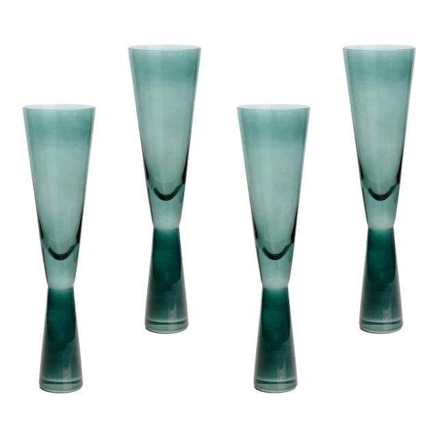 Flute Green Champagne Glasses - Set of 4 For Sale