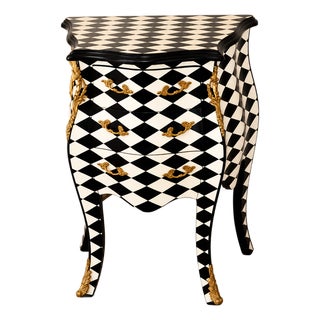 French-Style Harlequin Commode – Black & White Diamond Finish, 3 Drawers & Gold Leaf Details For Sale