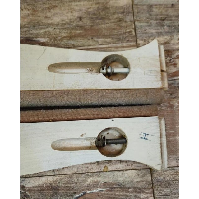 Louis XV Style Basket Bed in Carved Wood and Floral Tapestry For Sale - Image 4 of 8