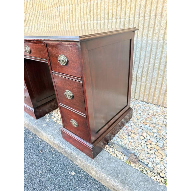 Wood Vintage Victorian Style Mahogany Twin Pedestal Writing Desk. For Sale - Image 7 of 16