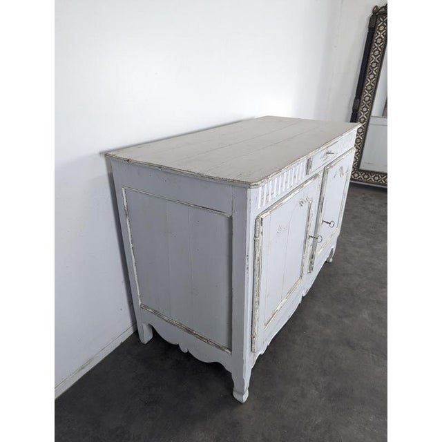 Louis XV Style Buffet in Light Grey Patinated Oak with 2 Doors and Drawer For Sale - Image 9 of 11