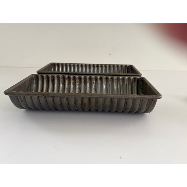 Farmhouse Vintage Commercial Double Loaf Ribbed Bread Pan For Sale - Image 3 of 15