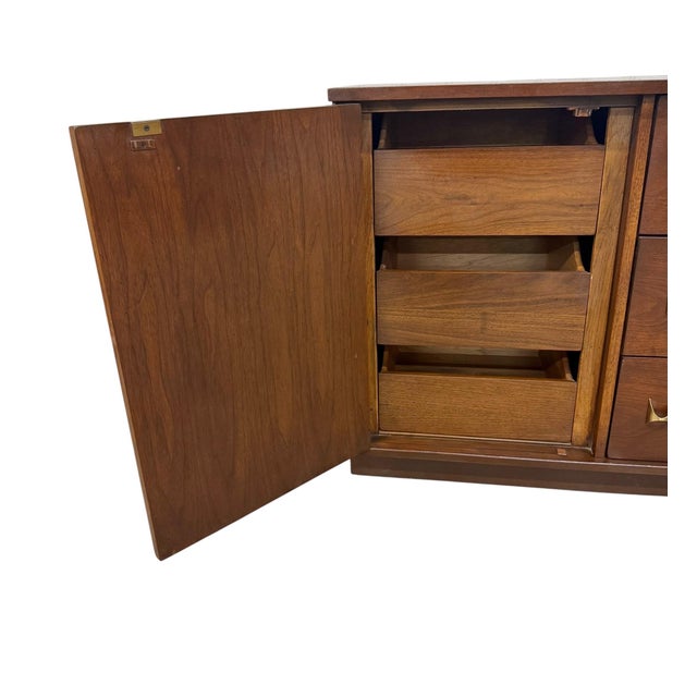 Brown Mid-Century Modern Broyhill Brasilia Walnut Dresser For Sale - Image 8 of 14