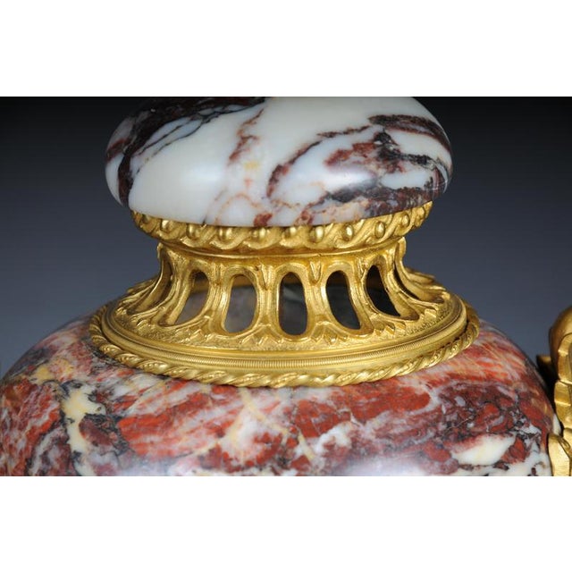 French Ornate Rams Head Potpourri Vase in Marble with Bronze For Sale - Image 4 of 18