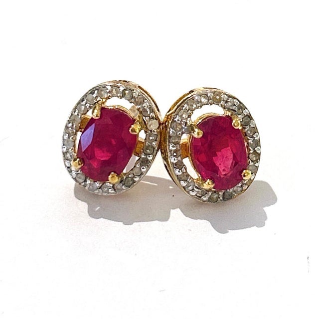 Bochic "Orient" Diamond & Ruby Stud Earrings Set In 18K Gold & Silver For Sale In New York - Image 6 of 18