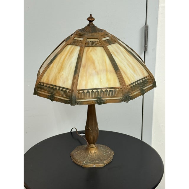 Amber Arrow Lighting Vintage Tiffany-Style Amber Slag Glass Table Lamp, Vintage For Sale - Image 8 of 12