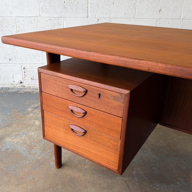 Brown Vintage Danish 1960s Modern Teak Floating Top Freestanding Double Sided Executive Desk by Kai Kristiansen for Feldballes Møbelfabrik For Sale - Image 8 of 15