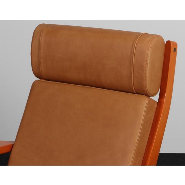 Model 290A Lounge Chair in Beech and Leather attributed to Hans J. Wegner for Getama, 1990s For Sale - Image 3 of 7
