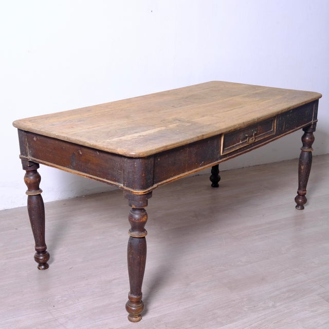 Beautiful antique Italian table from the late 19th century, with drawer, original and charming patina. Woodworm treatment....