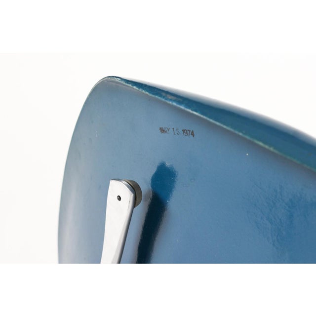 Mid Century Vintage Space Age Ion Chair — Gideon Kramer Attributed— Blue Fiberglass For Sale - Image 10 of 10