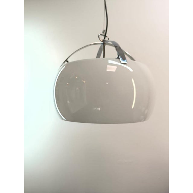 Artemis Omega Pendant Light by Vico Magistretti for Artemide For Sale - Image 12 of 17