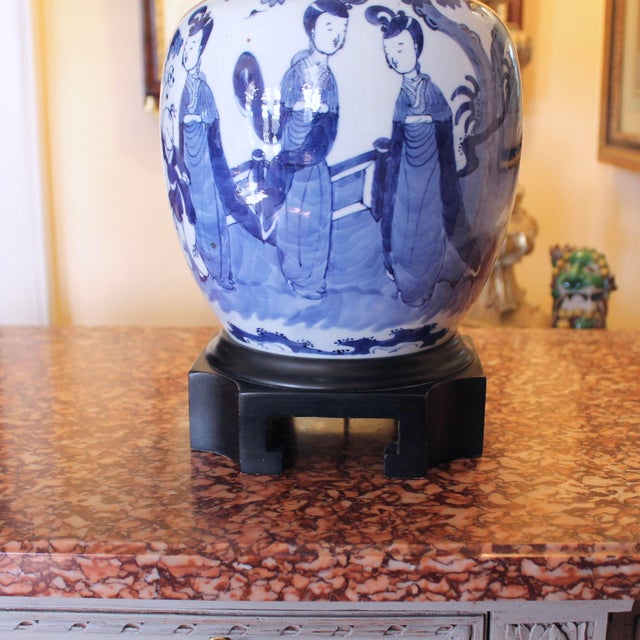 19th Century Pair of Chinese Blue and White Figural Decorated Ginger Jars Adapted Into Lamps For Sale - Image 5 of 12