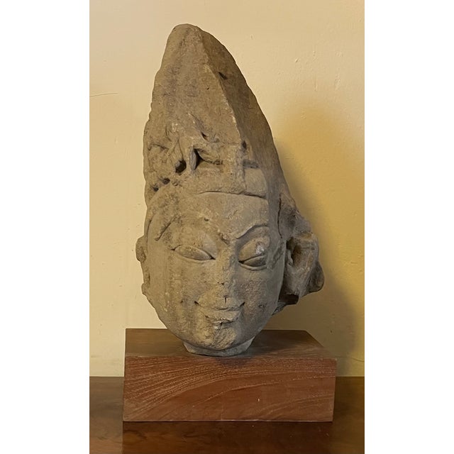 Indian Antique 10th / 11th Century Buff Sandstone Carving - Head or Bust of a Deity - Buddha or a Bodhisattva For Sale - Image 3 of 15