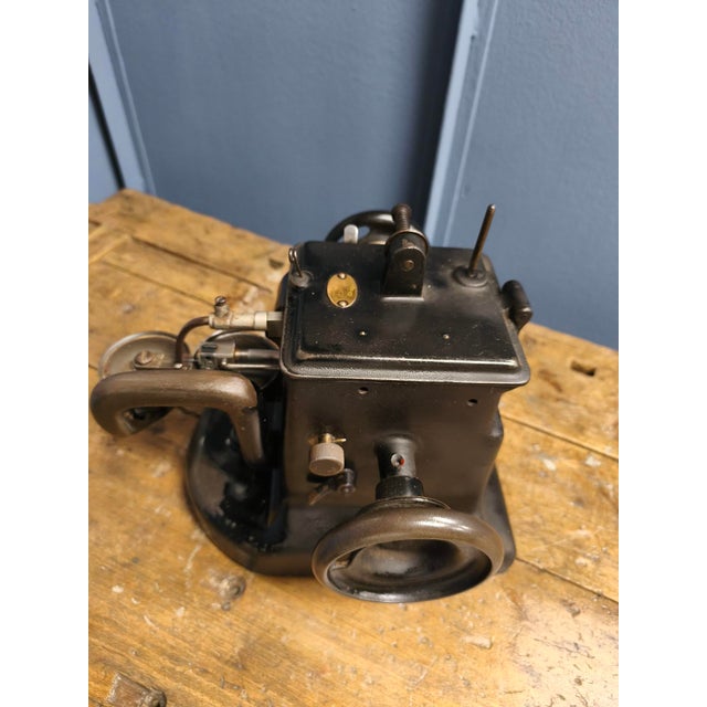 Hat Makers or Fur Makers Sewing Machine, 1920s For Sale - Image 10 of 18