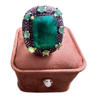 Bochic "Capri" 20 Carat Emerald & Pink Fancy Sapphire Ring Set 18K Gold & Silver For Sale
