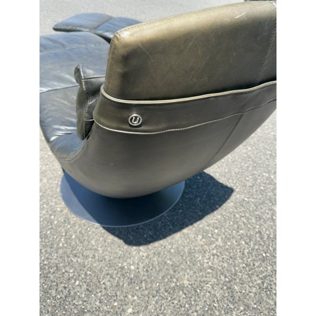 1990s Modern Natuzzi Leather Swivel Chaise Pair For Sale - Image 10 of 12