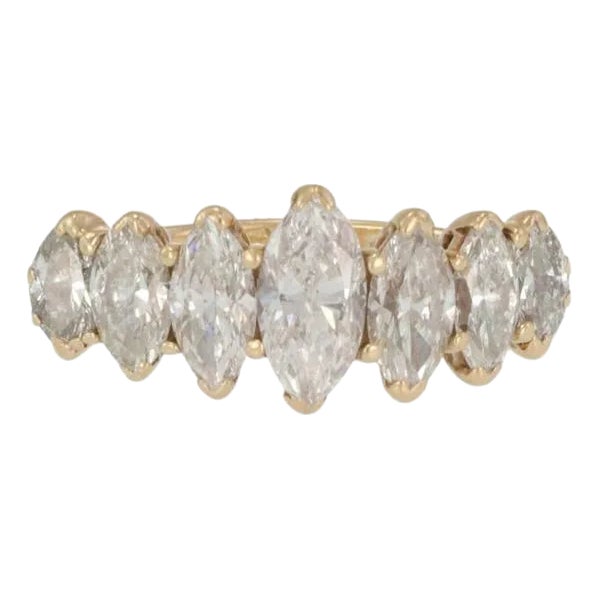 Elegant 2.70ct Marquise Diamond 14k Yellow Gold Band Ring For Sale