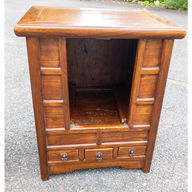 Early 20th Century Pair of Chinese Elm Cabinets for End Tables or Nightstands For Sale - Image 4 of 14