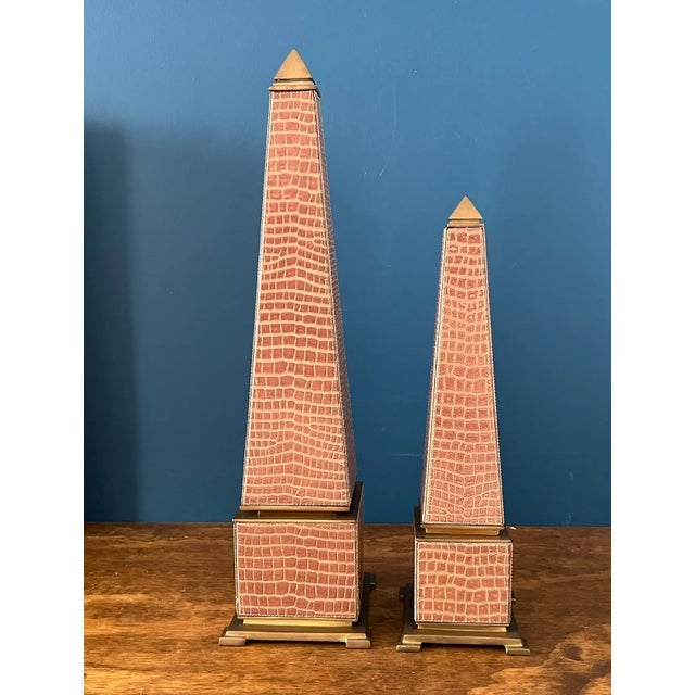 Vintage Faux Croc Obelisk Set | Light Brown Brass Decor For Sale In New York - Image 6 of 16