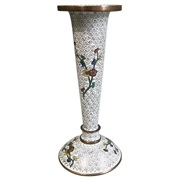 Small Early 20th Century White Chinoiserie Flower Vase With Floral Motif and Brass Accents For Sale - Image 4 of 4