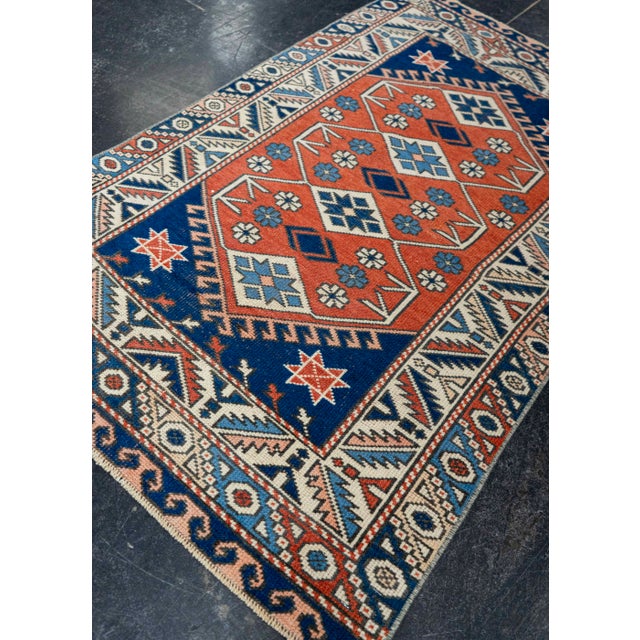 Textile Turkish Vintage Rug 2'7" x 4' #21314 For Sale - Image 7 of 8