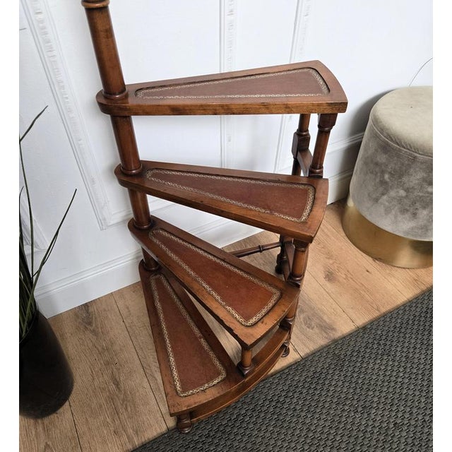 Mid-Century Italian Carved Walnut Wood and Leather Spiral Four-Step Library Ladder, 1950s For Sale - Image 4 of 8