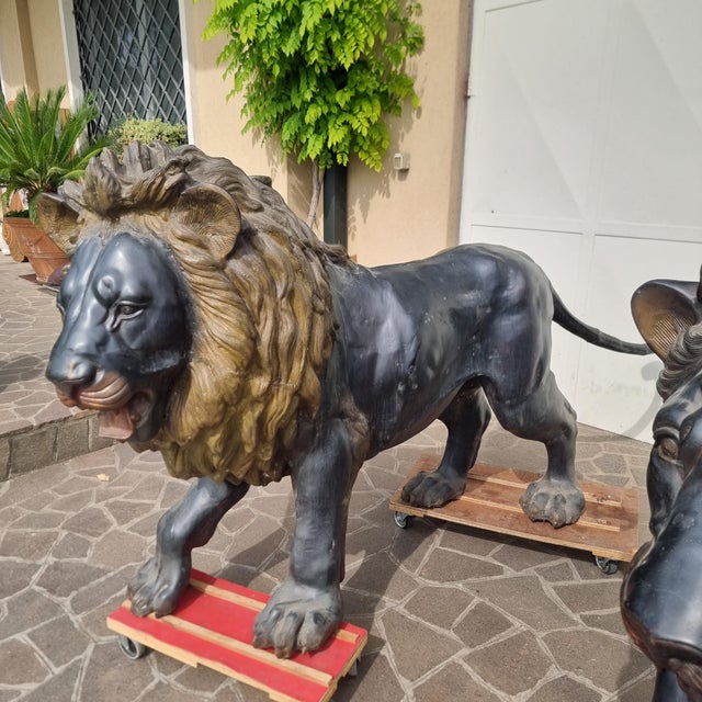 Large Bronze Sculptures of Lions, 1870, Set of 2 For Sale - Image 6 of 18