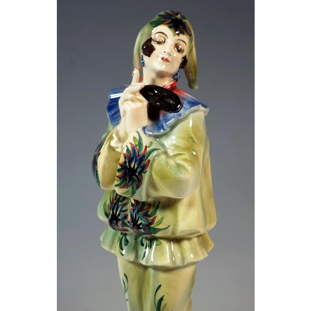 1920s Art Deco Pierrette with Mask Figurine attributed to Dakon & Lorenzl for Goldscheider, 1920s For Sale - Image 5 of 7