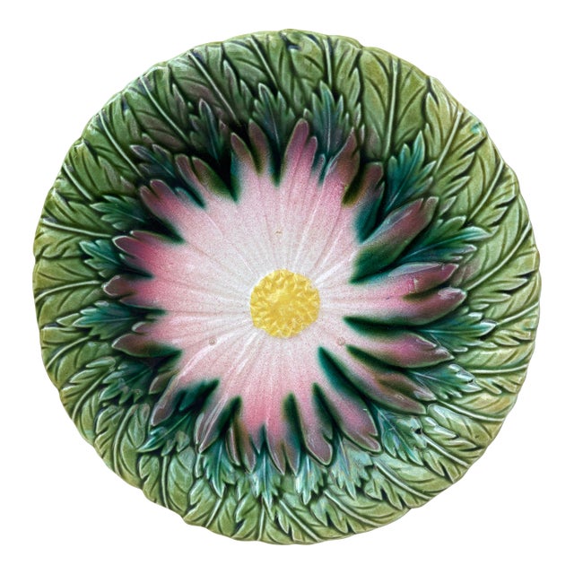 French Majolica Daisy Plate Orchies, Circa 1890 For Sale