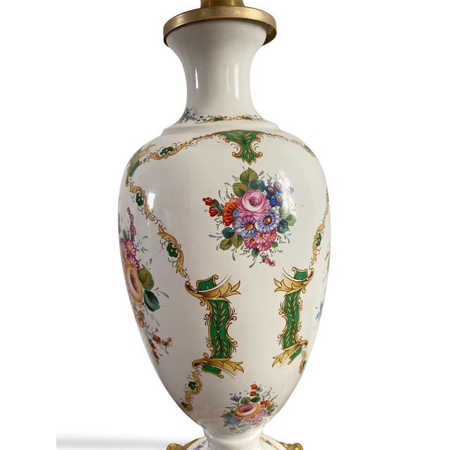 English Porcelain and Brass Lamp, 1950s For Sale - Image 3 of 15