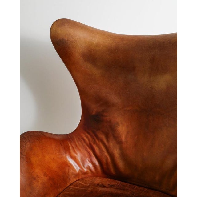 Animal Skin Mid-Century Modern Danish Egg Chair in Leather by Arne Jacobsen for Fritz Hansen, 1963 For Sale - Image 7 of 9