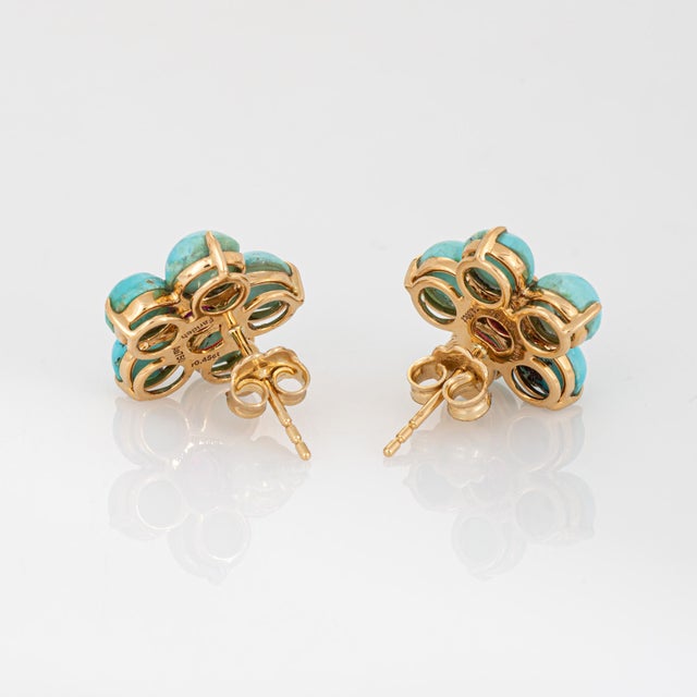 Contemporary Turquoise Pink Tourmaline Flower Earrings 18k Yellow Gold Fine Jewelry, A Pair For Sale - Image 3 of 4