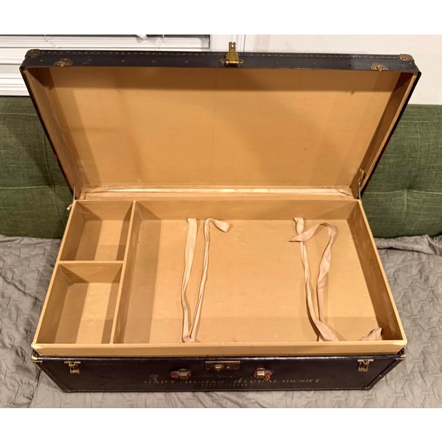 Rare 1950s Vintage Yale Military Field Trunk Nyc Original Name and Stenciling For Sale - Image 12 of 12