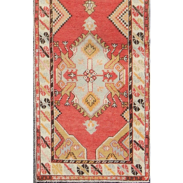 Tribal Sub-Geometric Tribal Vintage Oushak Runner From Turkey in Soft Red For Sale - Image 3 of 8