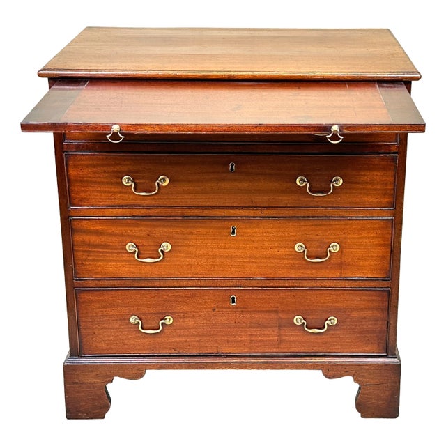 A Very Good Quality 18th Century Georgian Mahogany Chest Of Small Proportion Retaining Good Colour And Patina Throughout,...