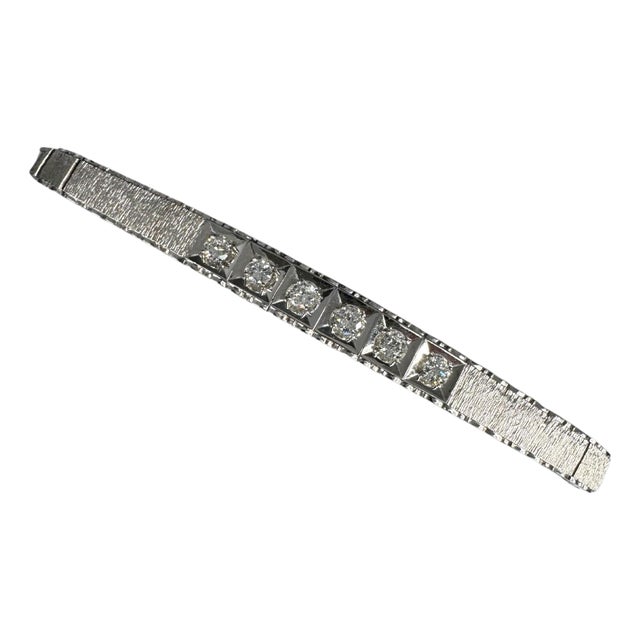 2.30 CTW Vintage Style Diamond 18k White Gold Bracelet For Sale