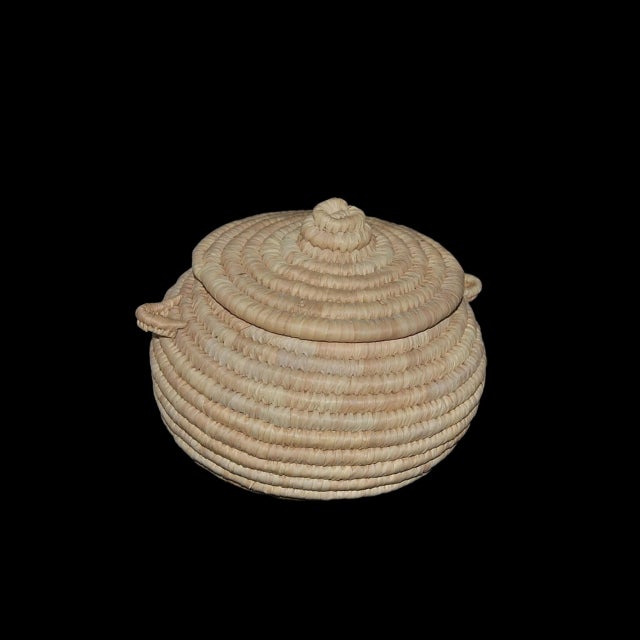 Egyptian Berber Handwoven Round Basket With Lid and Handles For Sale - Image 4 of 8