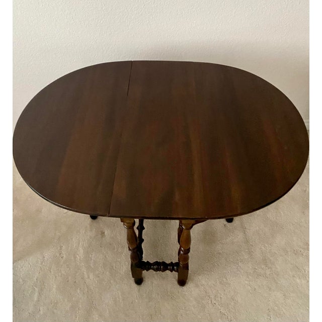 Mid 20th Century Vintage 1930s Oval Gate-Leg Drop-Leaf Table by Elite Furniture Co. Excellent Condition For Sale - Image 5 of 17