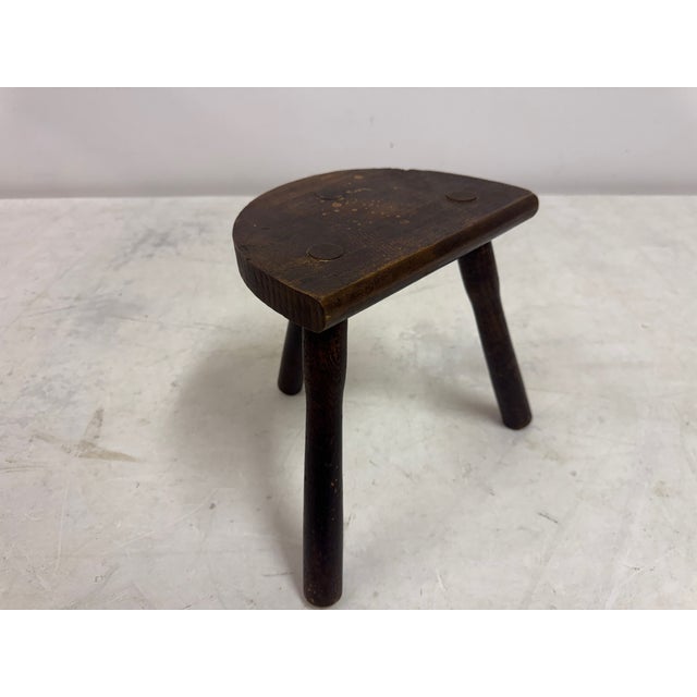 1950s French D-Shaped Milking Stool, 1950s For Sale - Image 5 of 10