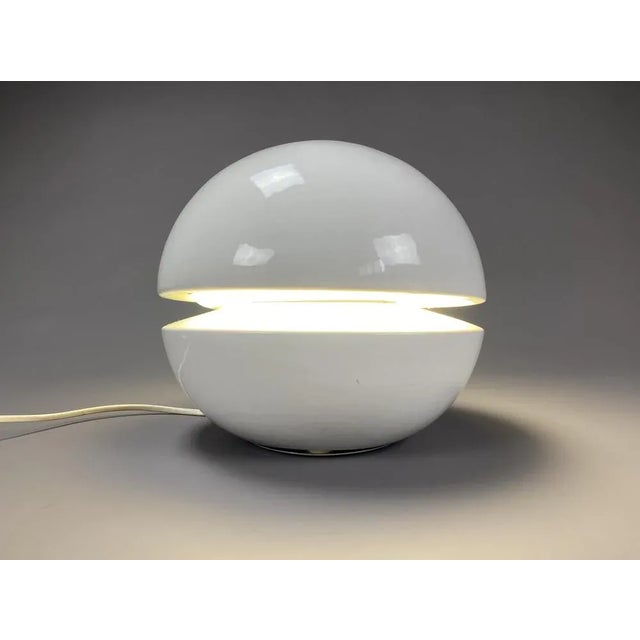 White Mid-Century Modern Italian Round White Ceramic Table Lamp from Gabbianelli For Sale - Image 8 of 9
