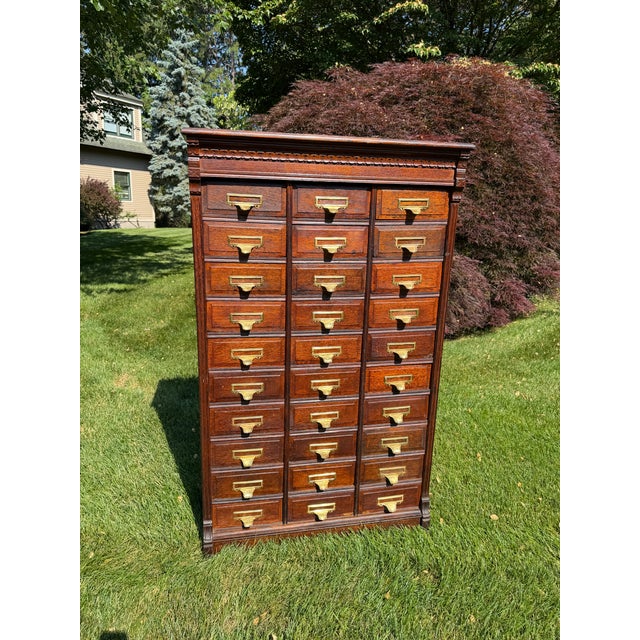 Late 19th Century Antique Oak 30-Drawer Library Card Catalog Cabinet Late Victorian / Early Arts & Crafts | C. 1886–1905 | Original Finish & Brass Hardware For Sale - Image 5 of 16