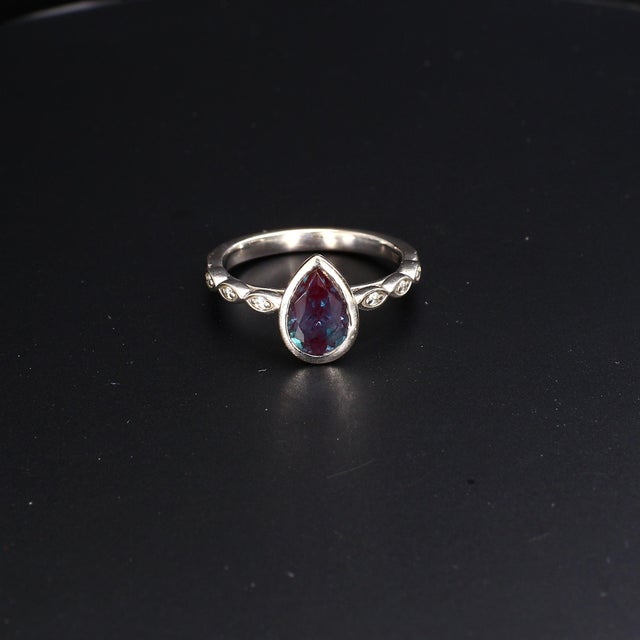 Metal 10k White Gold Ring With Pear-Shaped Lab-Grown Alexandrite & Diamond Accents, Size 6.75 For Sale - Image 7 of 9
