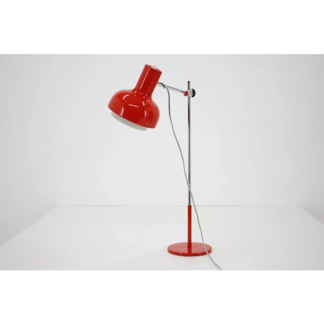 - Good original condition with minor signs of use. This piece is attributed to the mentioned designer/maker. It has no...