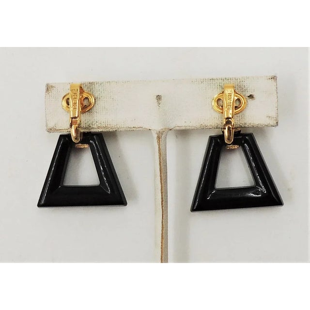 Trifari Vintage 1970s Signed Crown Trifari Goldtone & Black Lucite Hoop Clip Earrings - 2 Pieces For Sale - Image 4 of 9