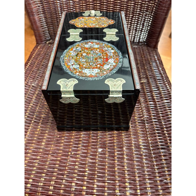 Chinoiserie Chinoiserie Jewelry Vanity Box For Sale - Image 3 of 7