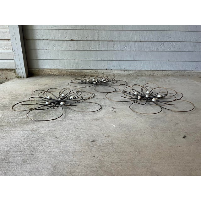 Contemporary Contemporary Mid-Century Style Set of 3 Gold & Black Faux Pearl Wire Flower Wall Hangings For Sale - Image 3 of 10